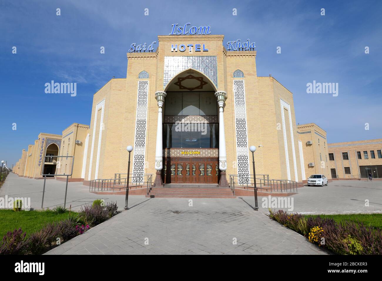 Seyid Islam Khodja (Said Islom Khoja) Hotel recentemente costruito come parte della nuova zona vicino alla stazione ferroviaria di Khiva in Uzbekistan. Foto Stock