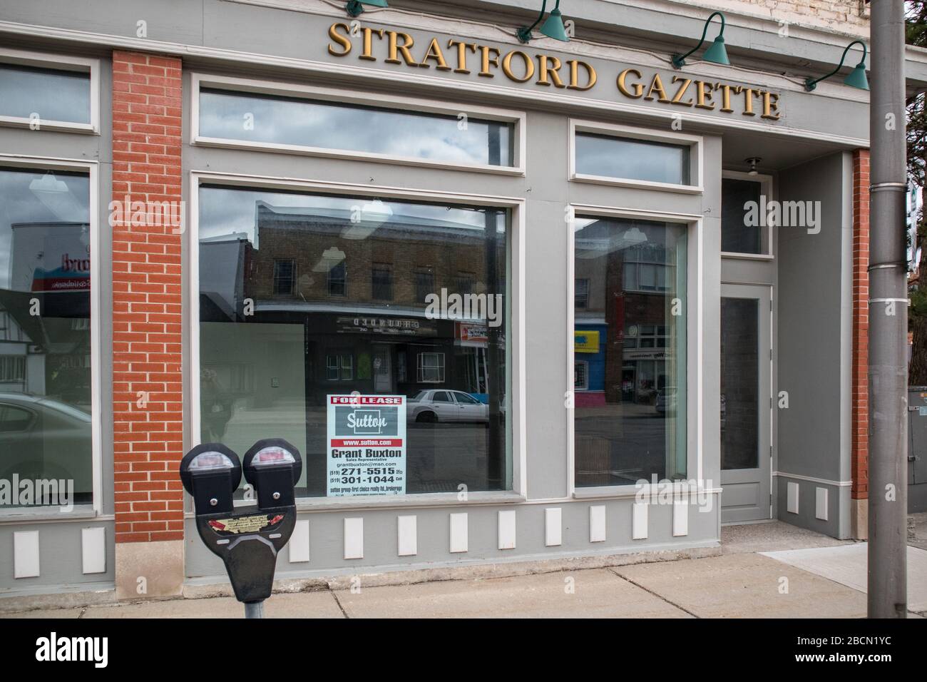 L'edificio che ospitava i locali di Stratford Gazette è in affitto. Ontario, Canada. Foto Stock