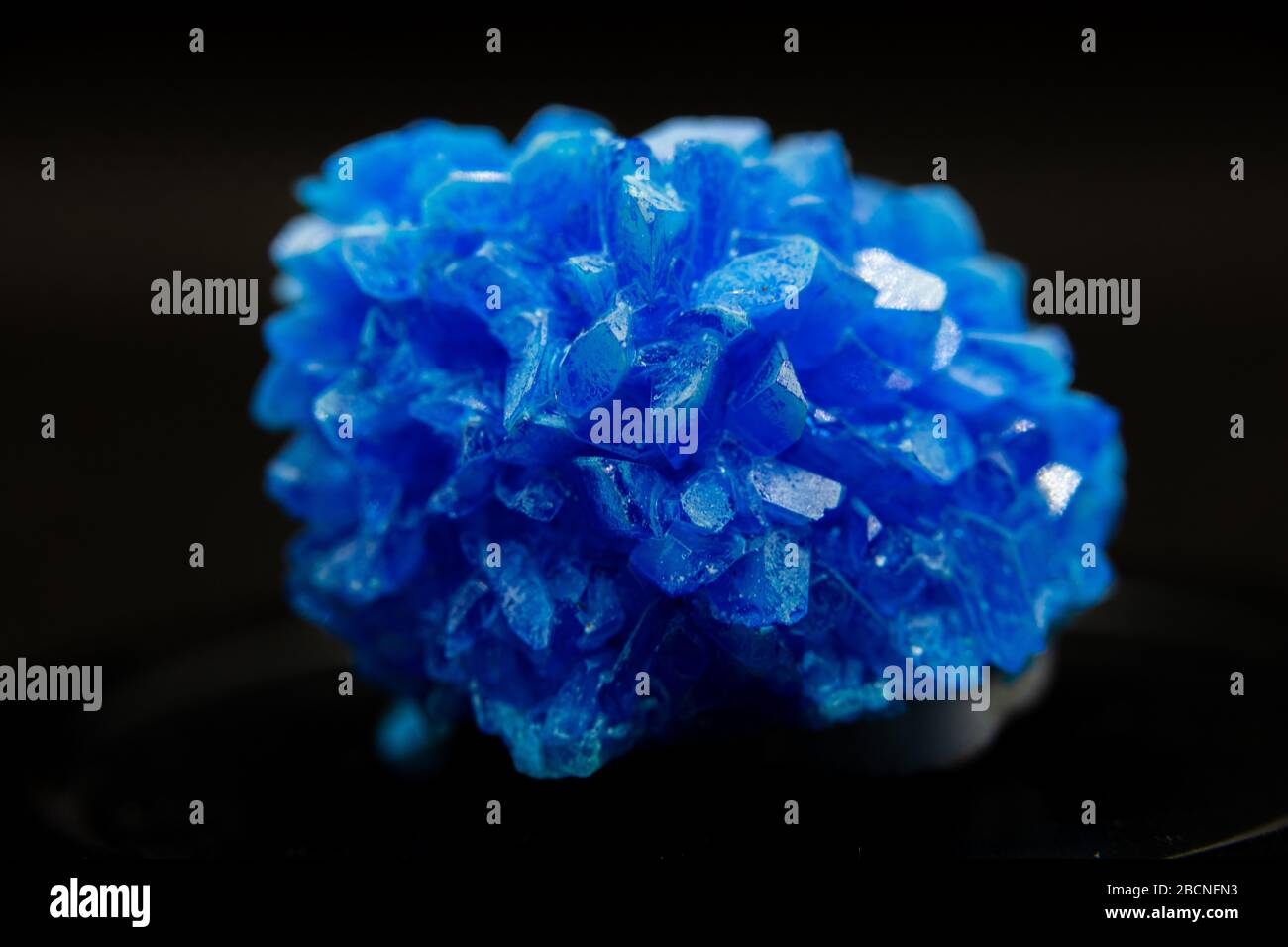 Cristalli di solfato di rame immagini e fotografie stock ad alta