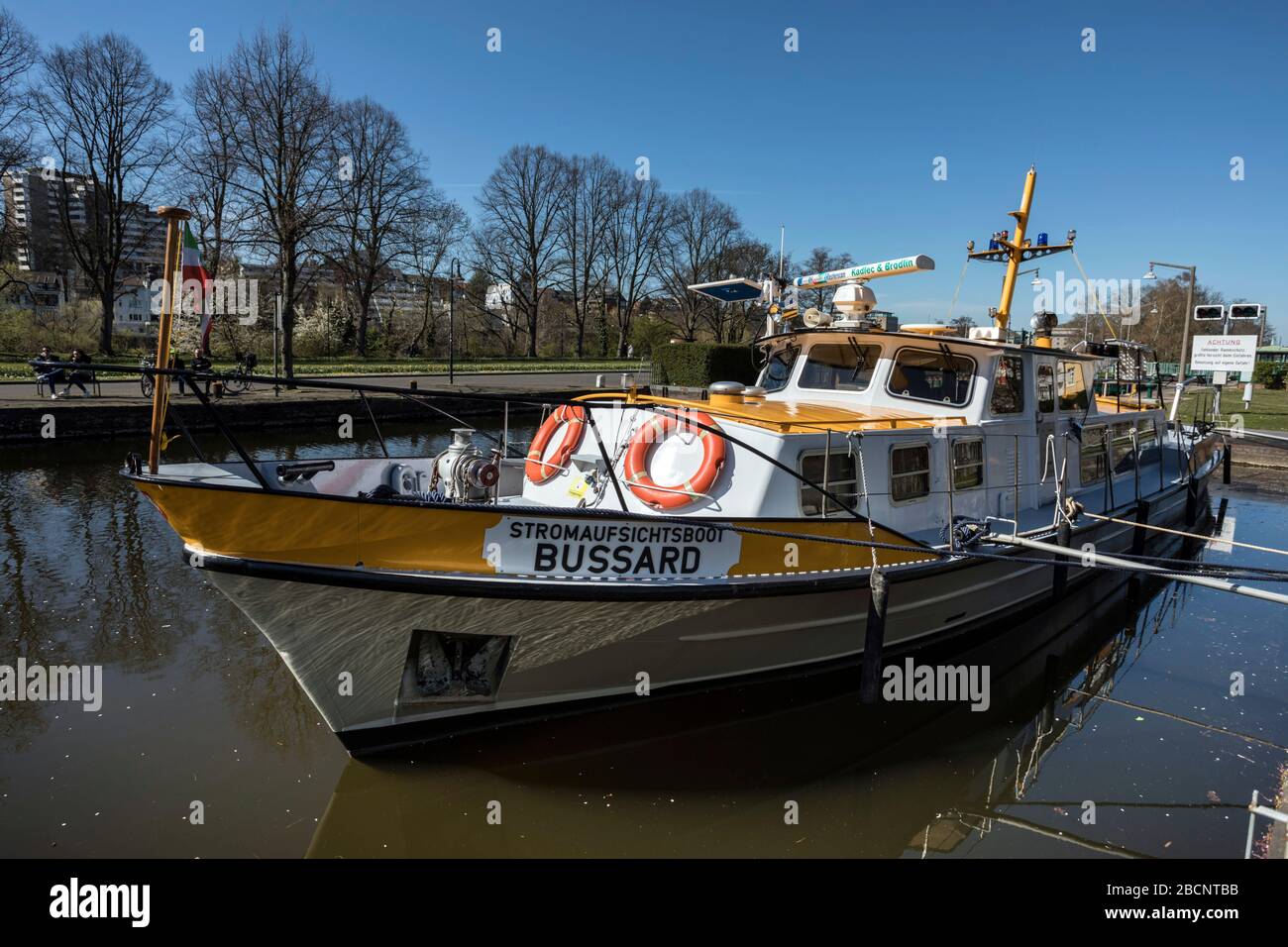 Ufficiale barca da lavoro Bussard il governo distrettuale Foto Stock
