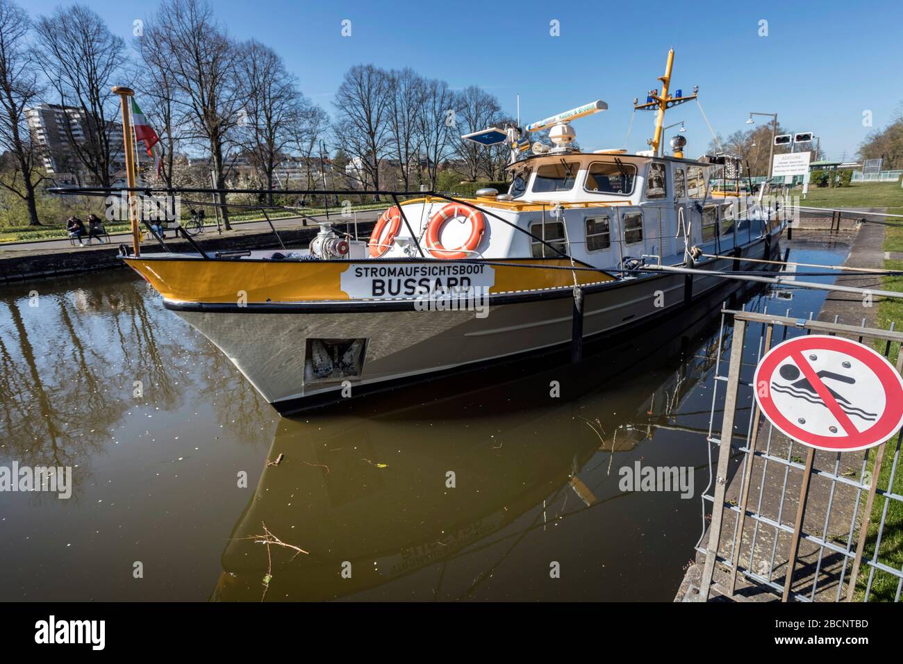 Ufficiale barca da lavoro Bussard il governo distrettuale Foto Stock