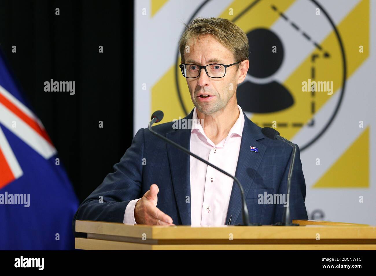 Wellington, Nuova Zelanda. 5th Apr 2020. Direttore generale della Salute Dr. Ashley Bloomfield dal Ministero della Salute della Nuova Zelanda parla durante covid-19 coronavirus media aggiornamento a Wellington, Nuova Zelanda il 5 aprile 2020. Il governo neozelandese ritiene che il paese possa mettere sotto controllo la COIVD-19, poiché il paese ha riportato domenica il numero totale di casi COVID-19 ha raggiunto 1.039 nel paese. (Hagen Hopkins/Getty/Pool via Xinhua) credito: Xinhua/Alamy Live News Foto Stock