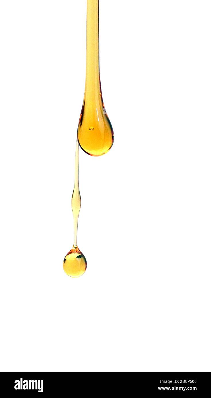 Dolce la salsa di caramello isolati su sfondo bianco, close up Foto Stock