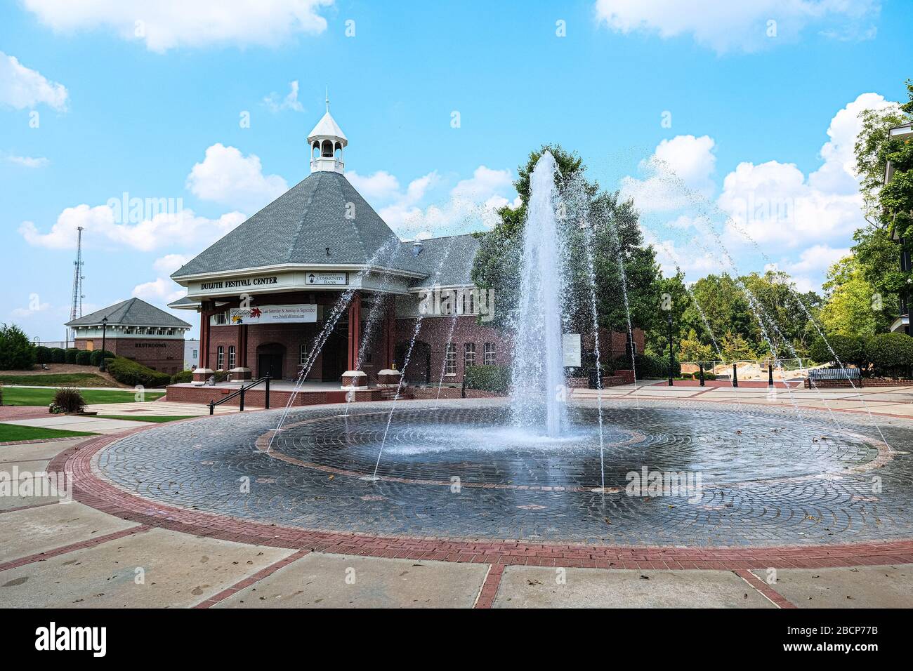 DULUTH, GEORGIA - 11 settembre 2019: Forbes ha classificato Duluth 26° in America 's Best Places to Move in 2009, mentre BusinessWeek lo ha nominato il miglior Afforda Foto Stock