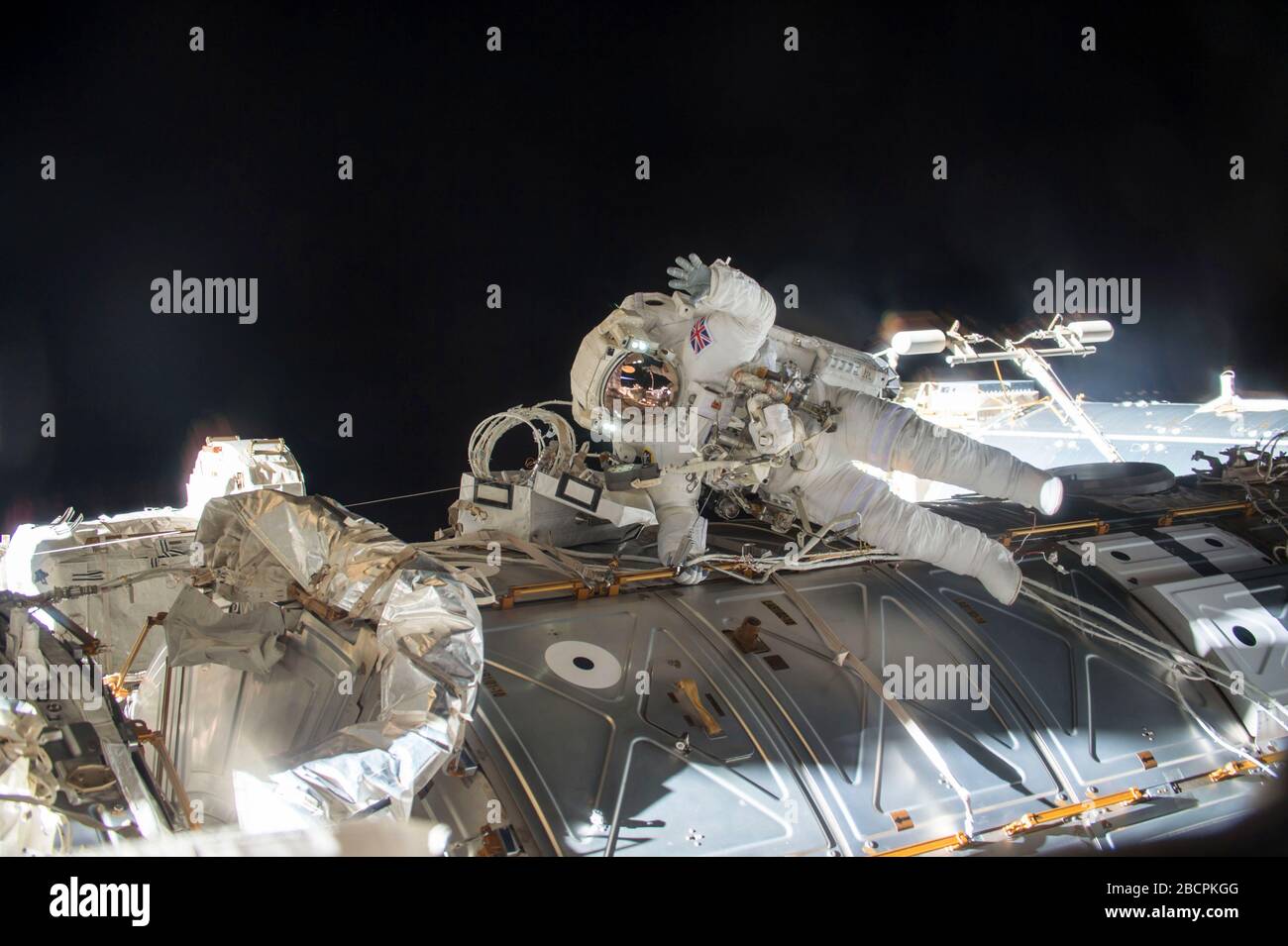 ISS - 15 Gennaio 2016 - astronauta britannico dell'ESA Tim Peake fuori dalla Stazione spaziale Internazionale nel suo tuta spaziale durante un gessetto spaziale - il primo mai o Foto Stock
