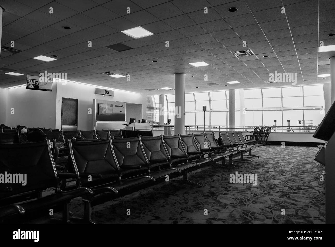 Una porta del Terminal vuota all'Aeroporto Internazionale Charlotte-Douglas durante la Pandemia 2020 Covid-19 Foto Stock