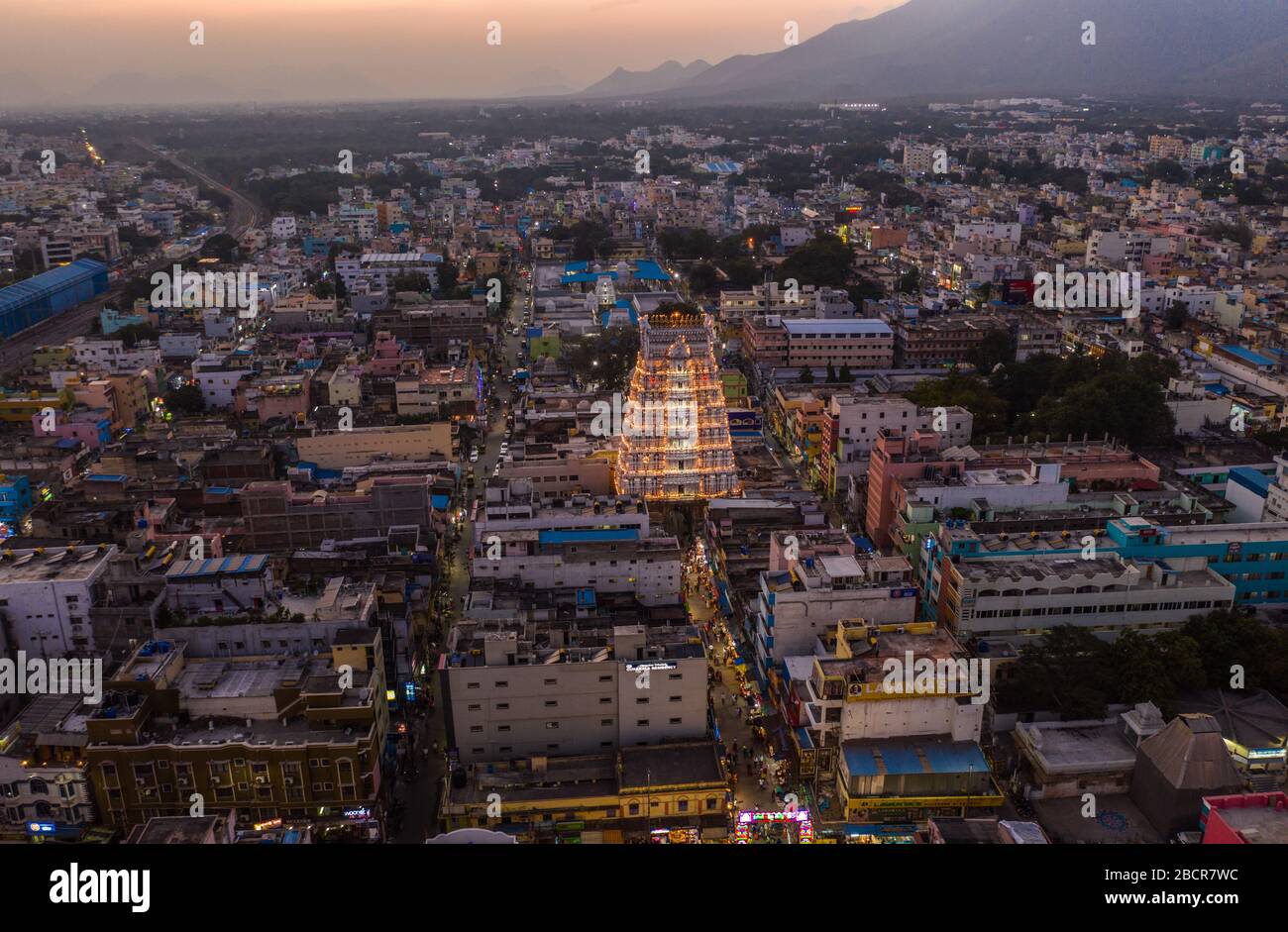 Tempio di Govinda a Tirupati, India, vista aerea dei droni Foto Stock