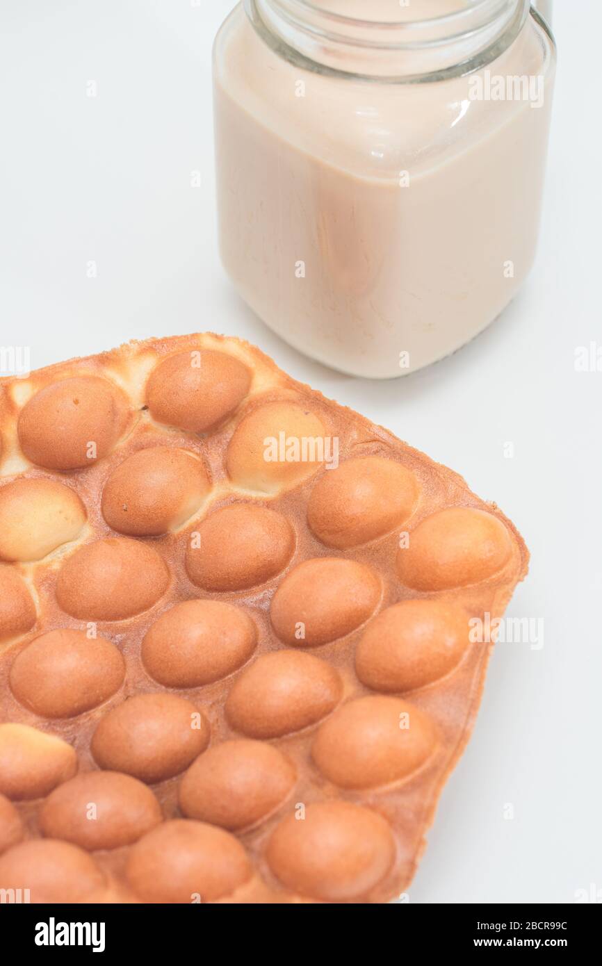 Tradizionale Hong Kong waffle morbido e croccante dal forno, Hong Kong Egg, uovo puff Foto Stock