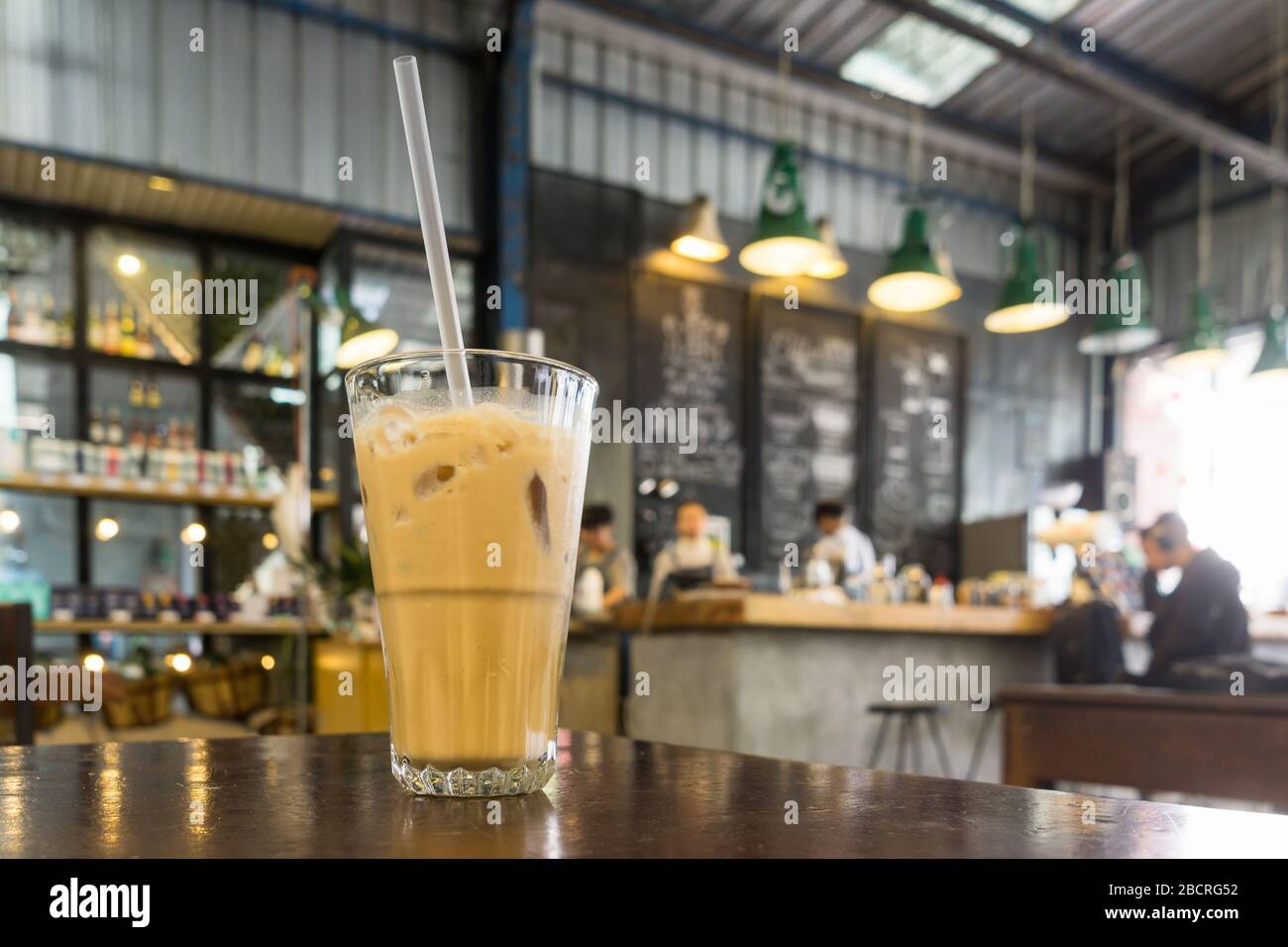 Caffè vietnamita freddo al la Viet Cafe a Dalat. Vietnam, Sud-Est asiatico. Foto Stock