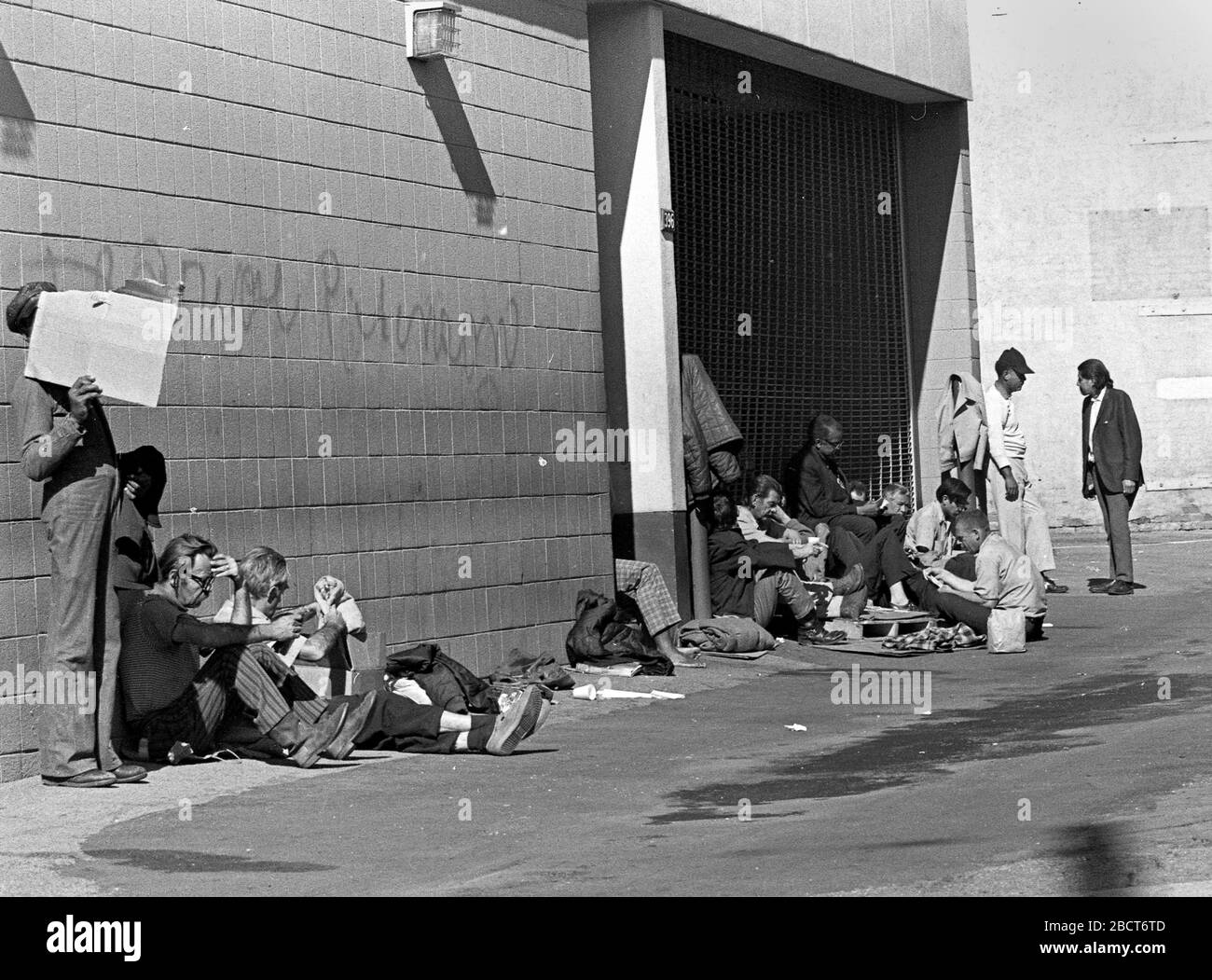 Skid Row 1960s Street Scene, Downtown Los Angeles USA 1969 Foto Stock