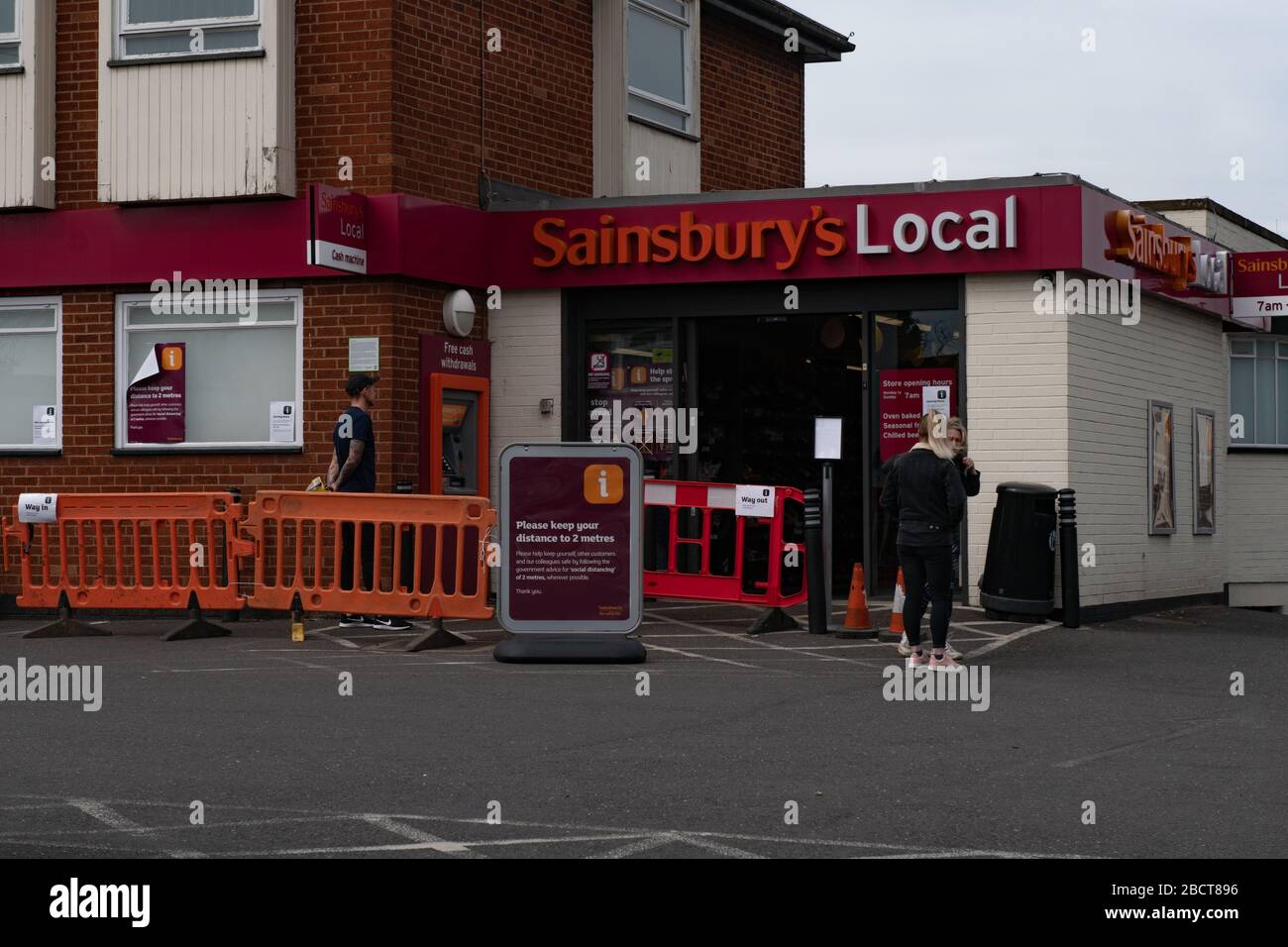 Sainsbury Local Shop durante Coronavirus, Covid 19, Pandemic, aprile 2020 Foto Stock