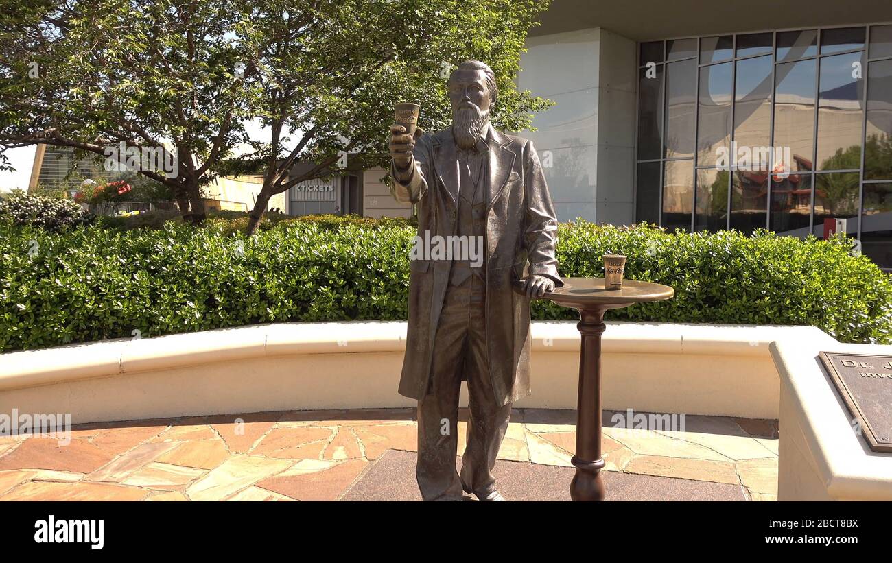Statua di John S Pemberton - fondatore della Coca Cola al Coca-Cola World Atlanta - ATLANTA, USA - 21 APRILE 2016 - fotografia di viaggio Foto Stock