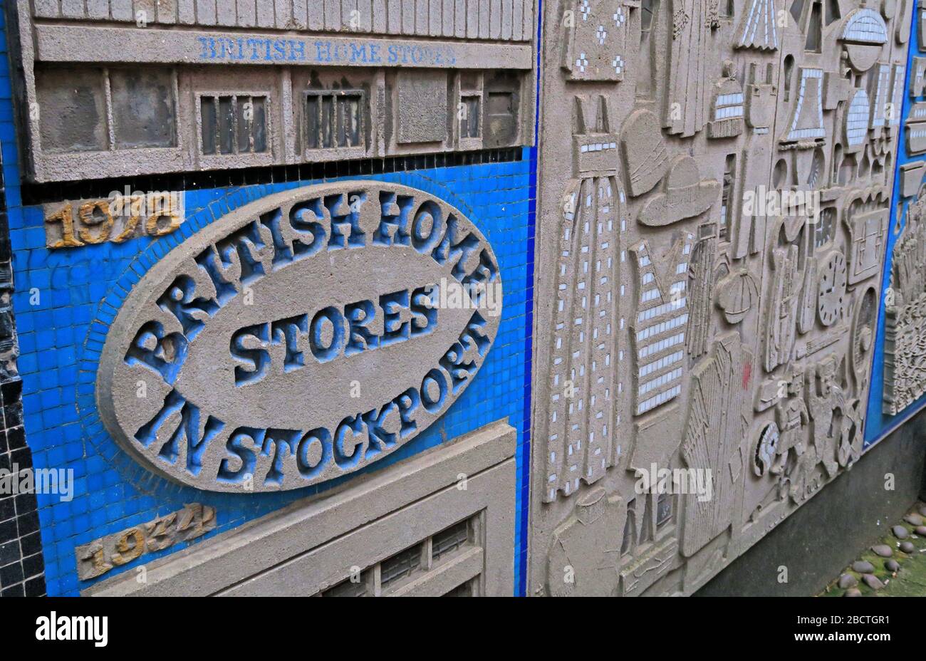 Negozi inglesi a Stockport, BHS, 1978,1934, opere d'arte murali, Merseyway Shopping Center, Stockport Town Center, Greater Manchester, UK, SK1 1PD Foto Stock