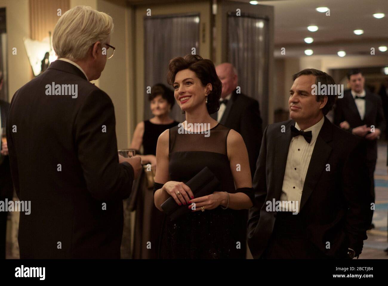 Dark Waters è un film statunitense Thriller del 2019 diretto da Todd Haynes e scritto da Mario Correa e Matthew Michael Carnahan. Questa fotografia è esclusivamente per uso editoriale ed è il copyright della società cinematografica e/o del fotografo assegnato dalla società cinematografica o di produzione e può essere riprodotta solo da pubblicazioni in collaborazione con la promozione del film di cui sopra. È richiesto un credito obbligatorio per l'azienda cinematografica. Il fotografo deve essere accreditato anche se noto. Foto Stock