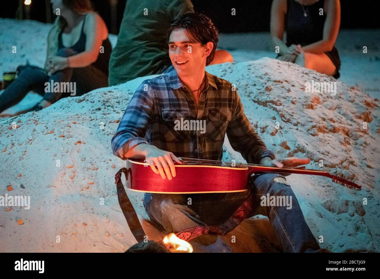 Credo ancora che sia un film americano 2020 Christian romantico dramma diretto dai fratelli Erwin e con la partecipazione di KJ Apa, Britt Robertson, Shania Twain, Melissa Roxburgh e Gary Sinise. È basato sulla vita del cantante-compositore americano contemporaneo di musica cristiana Jeremy Camp e della sua prima moglie, Melissa Lynn Henning-Camp, che è stato diagnosticato con cancro ovarico poco prima che si sposassero. Questa fotografia è solo per uso editoriale ed è il copyright della società cinematografica e/o del fotografo assegnato dalla società di produzione o film e può essere riprodotto solo da pubblicazioni in collaborazione Foto Stock