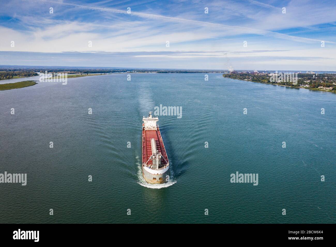 Nave da carico vicino al Porto di Montreal sul Fiume St-Lawrence Foto Stock