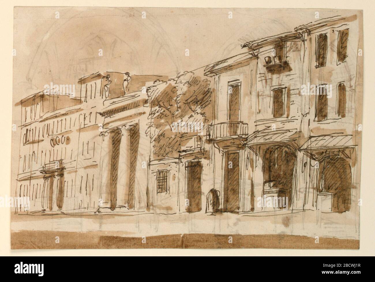 Teatro Design Streetscape. Ricerca in ProgressView di una strada. A sinistra, un edificio con due colonne e sculture soffitta. Al centro, un albero cresce da un cortile posteriore. Teatro Design Streetscape Foto Stock