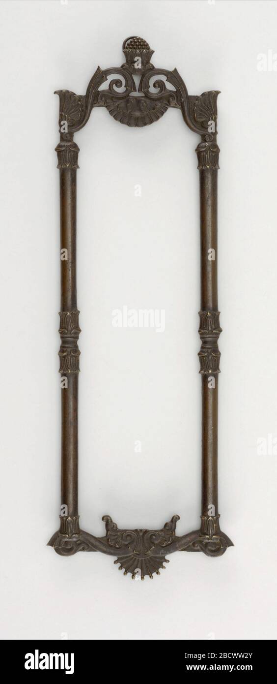 Telaio. Ricerca in ProgressVertical cornice rettangolare decorata con motivi di loto e palmette. Telaio Foto Stock