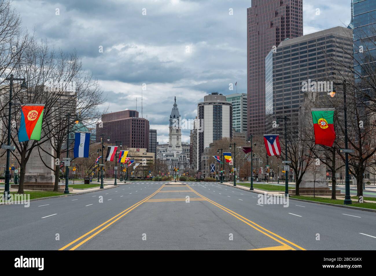 Strade vuote intorno al Municipio Philadelphia Pennsylvania a causa di Coronavirus Covid-19 Foto Stock