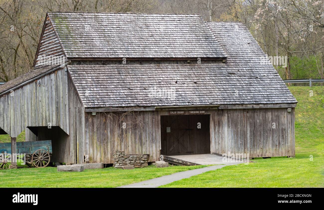 Caleb Crosby Threshing Barn a Lower Clear Creek, Norris Dam state Park, Anderson County, Tennessee Foto Stock