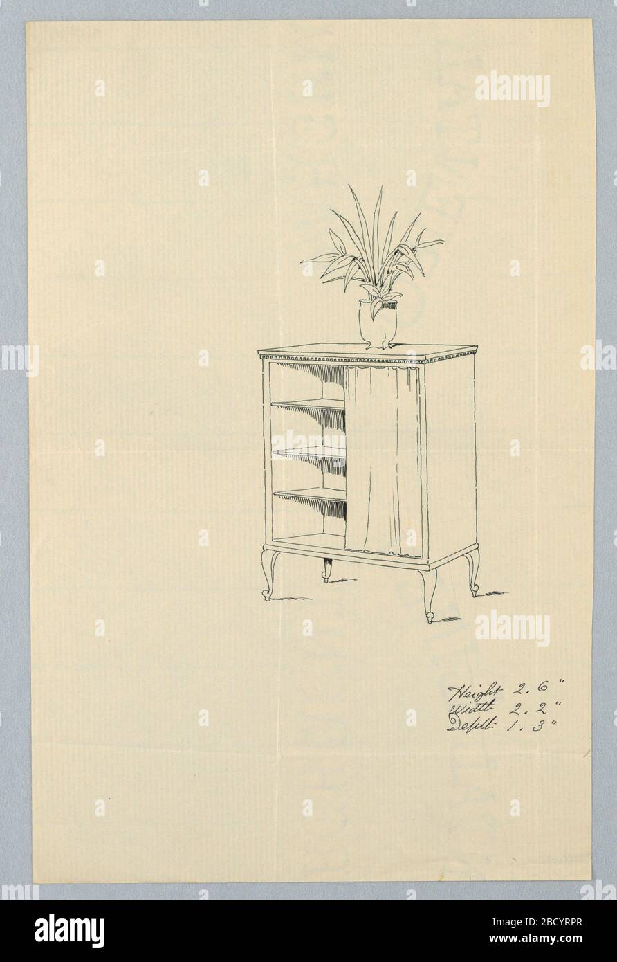 Design per cabinet FourLegged con una cortina. Ricerca in Progressoarmadio angolare con parte superiore stampata e parte anteriore aperta, sollevato su 4 gambe a spirale; tre mensole interne, parzialmente nascoste dietro la tenda a destra; armadio di pianta in vaso in cima. Design per cabinet FourLegged con una cortina Foto Stock