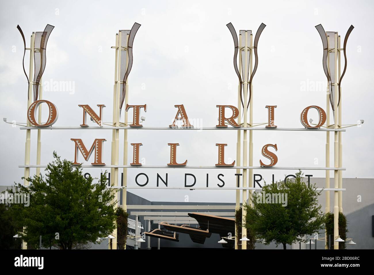 Vista generale del centro commerciale Ontario Mills, sabato 4 aprile 2020, in Ontario, California, Stati Uniti. (Foto di IOS/Espa-Images) Foto Stock