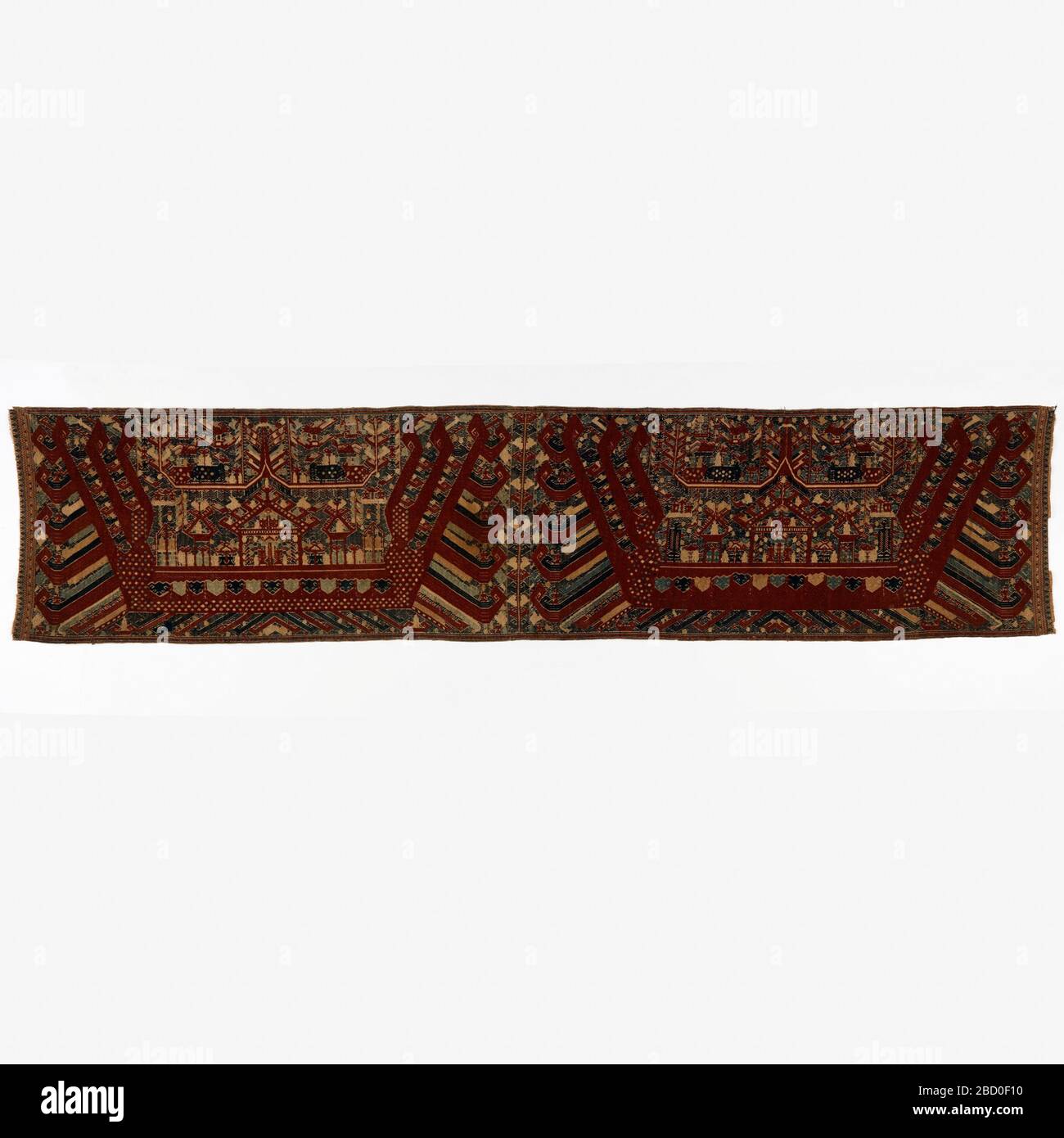 Panno per nave Palepai. Ricerca in ProgressHorizontal pannello rettangolare noto come una tela di nave o 'palepai'. Ricamato in cotone blu scuro e chiaro, rosso scuro e bianco. Panno per nave Palepai Foto Stock