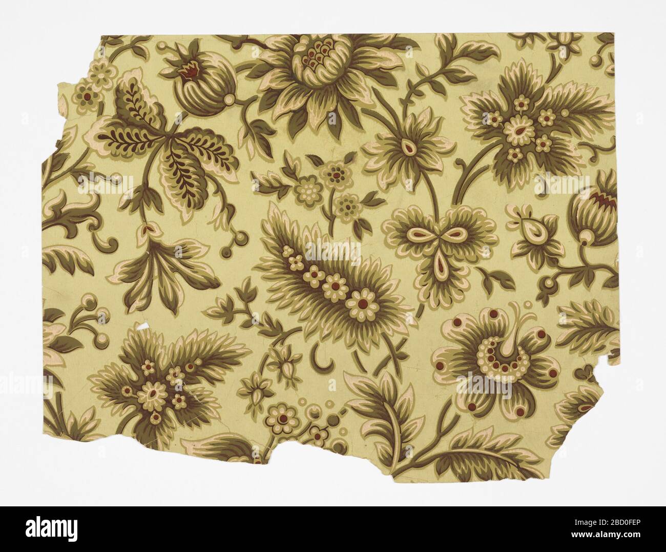 Parete laterale. Frammento di disegno estetico completo di fiori e foglie stilizzati e fantasiosi sulle viti; ripetizione completa non presente sul campione; ombreggiatura dettagliata dei blocchi naturalistici; rifinitura verde; schema di colore nero, rosso scuro, verde scuro e chiaro, crema pallida su terreno verde pallido. Parete laterale Foto Stock