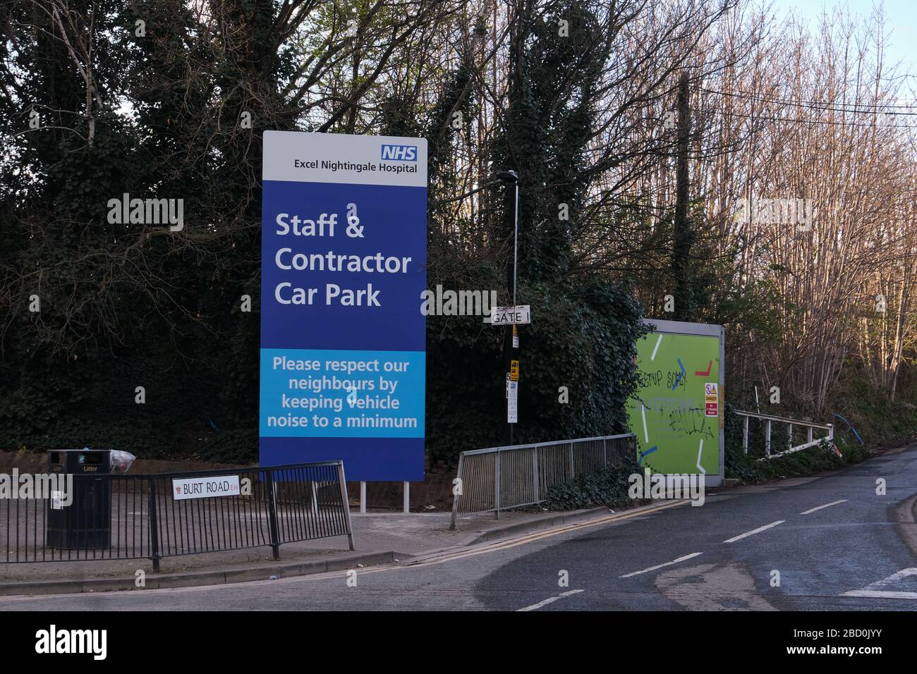 London Excel NHS Nightingale Hospital staff and contractor car Park in London docklands Foto Stock