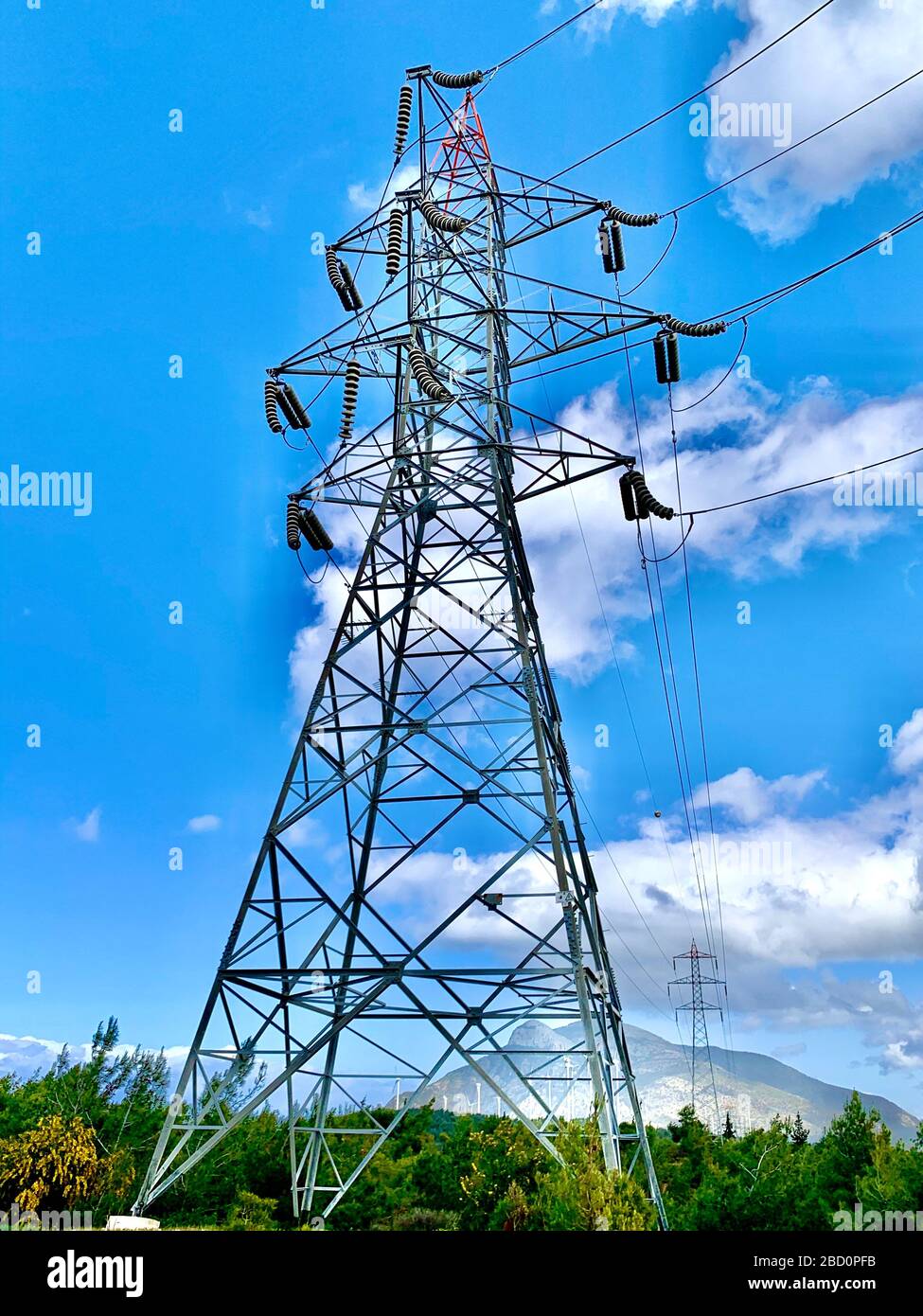 Elettricità Pylon linea di trasmissione torre Foto Stock