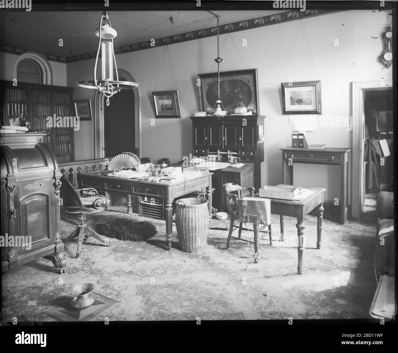 Segretario Spencer Fullerton Bairds Office nello Smithsonian Institution Building. Nota anche come 2337 e 2002-10672.Vedi anche unità di registrazione 95, casella 31A, cartella 19.East Range ufficio del segretario Spencer Fullerton Baird (1878-1887), nello Smithsonian Institution Building, o Castello. MAH-2337 Foto Stock