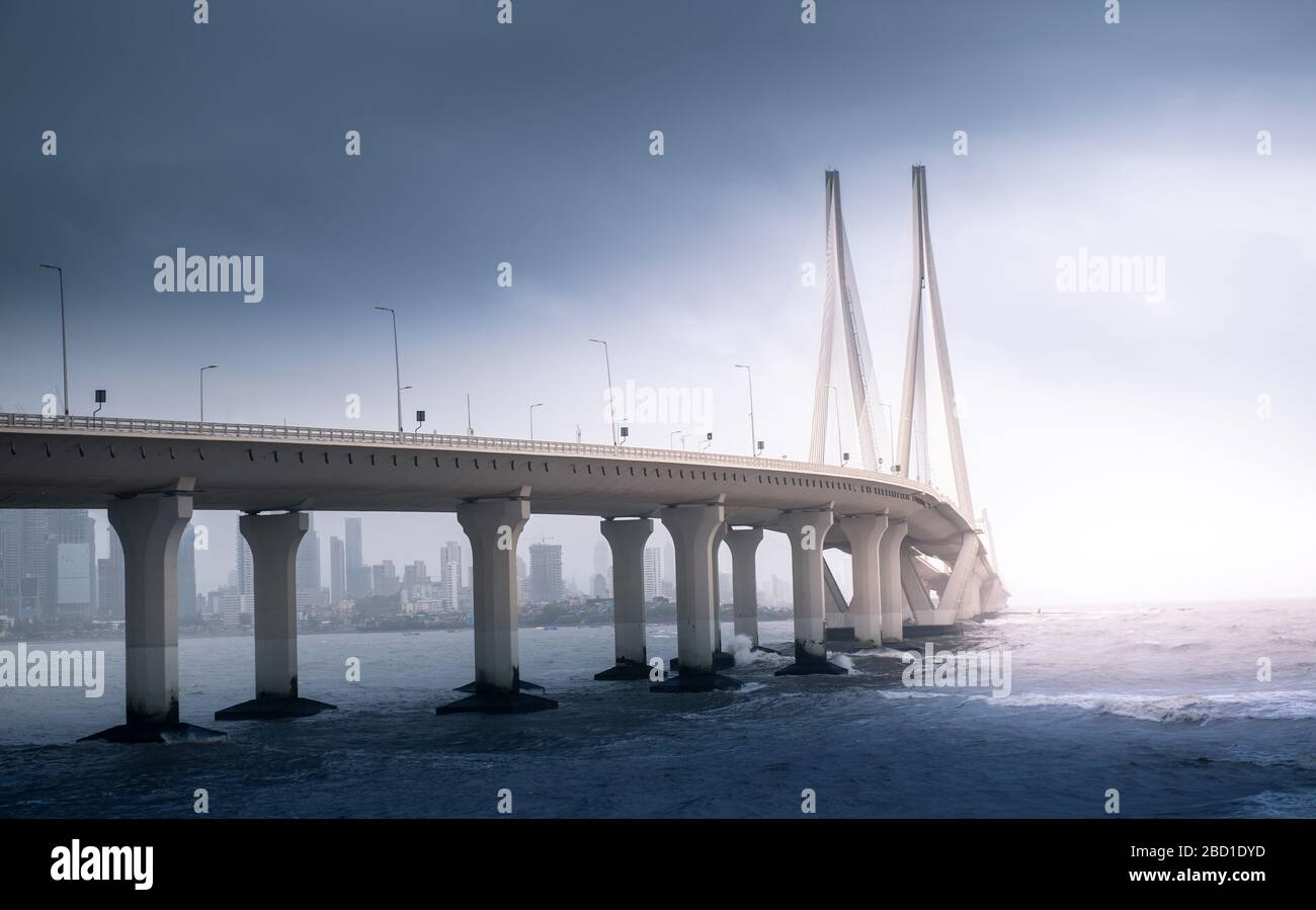 Bandra Worli Sea link è un ponte via cavo a Mumbai, India Foto Stock