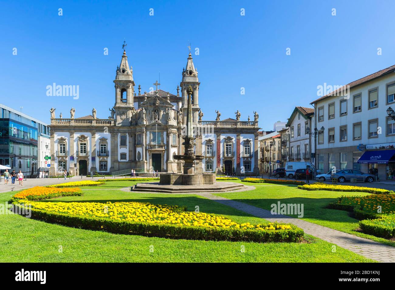 Carlos Amarante piazza con 18th secolo Sao Marcos Chiesa e ex ospedale convertito in un hotel, Braga, Minho, Portogallo, Europa Foto Stock