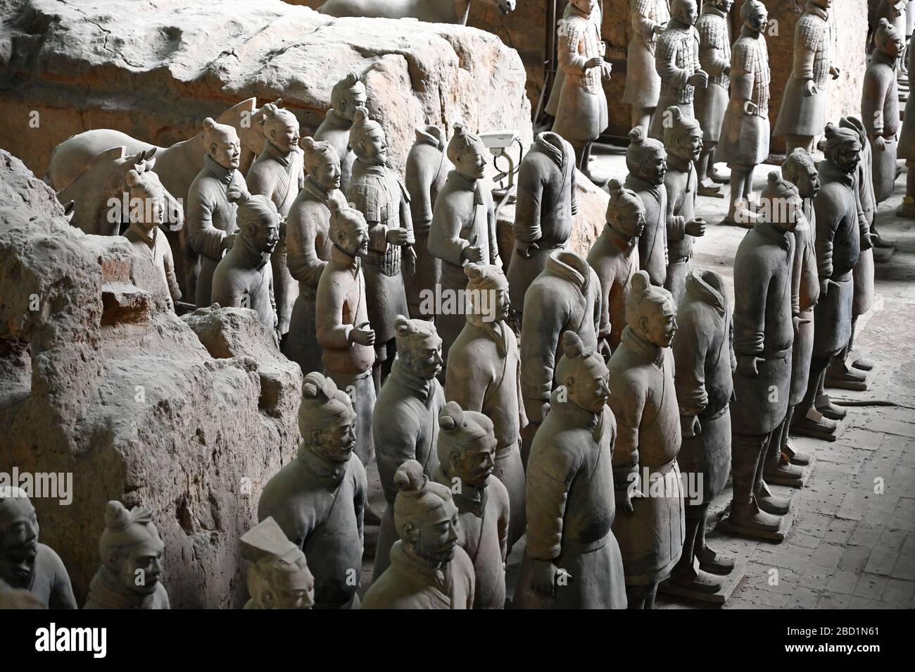 Esercito di terracotta, soldati e un cavallo, sepolto con l'imperatore Qin Shi Huang nel 210-209 a.C., Patrimonio dell'Umanità dell'UNESCO, Xian, Shaanxi, Cina, Asia Foto Stock