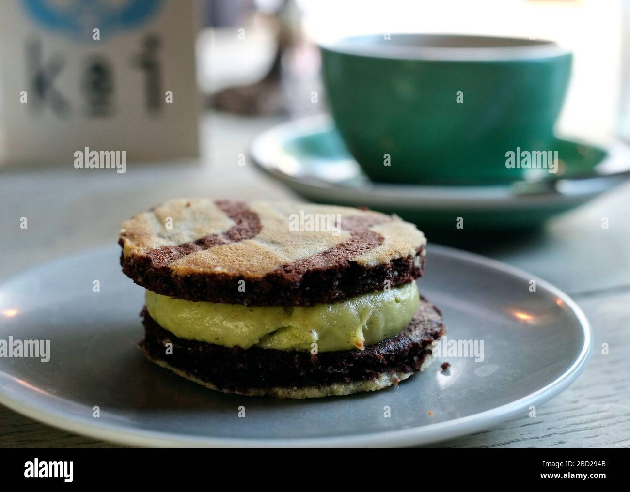 Sandwich al pistacchio e cioccolato al ristorante Kai, Galway City, County Galway, Irlanda Foto Stock