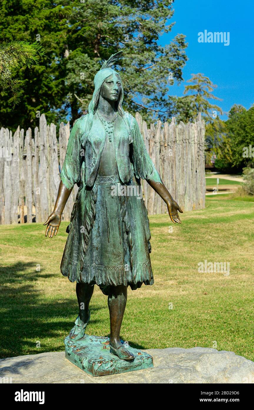 Statua di Pocahontas nella storica Jamestown. Foto Stock