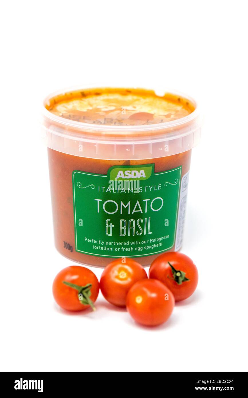 Salsa di pomodoro e basilico in stile italiano di Asda. Foto Stock