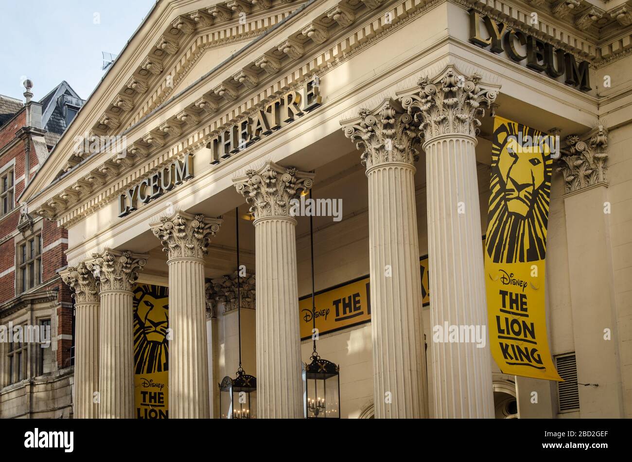 LONDON- Lyceum Theatre, sede del famoso e famoso musical Lion King nel quartiere West End di Londra Foto Stock