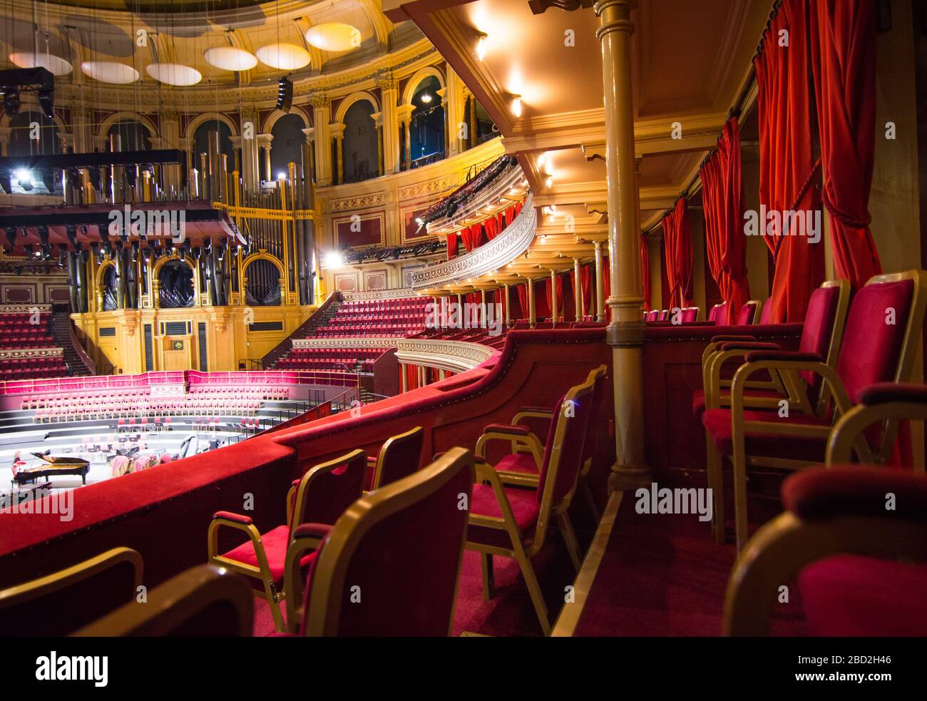 Interno della Royal Albert Hall senza persone Foto Stock
