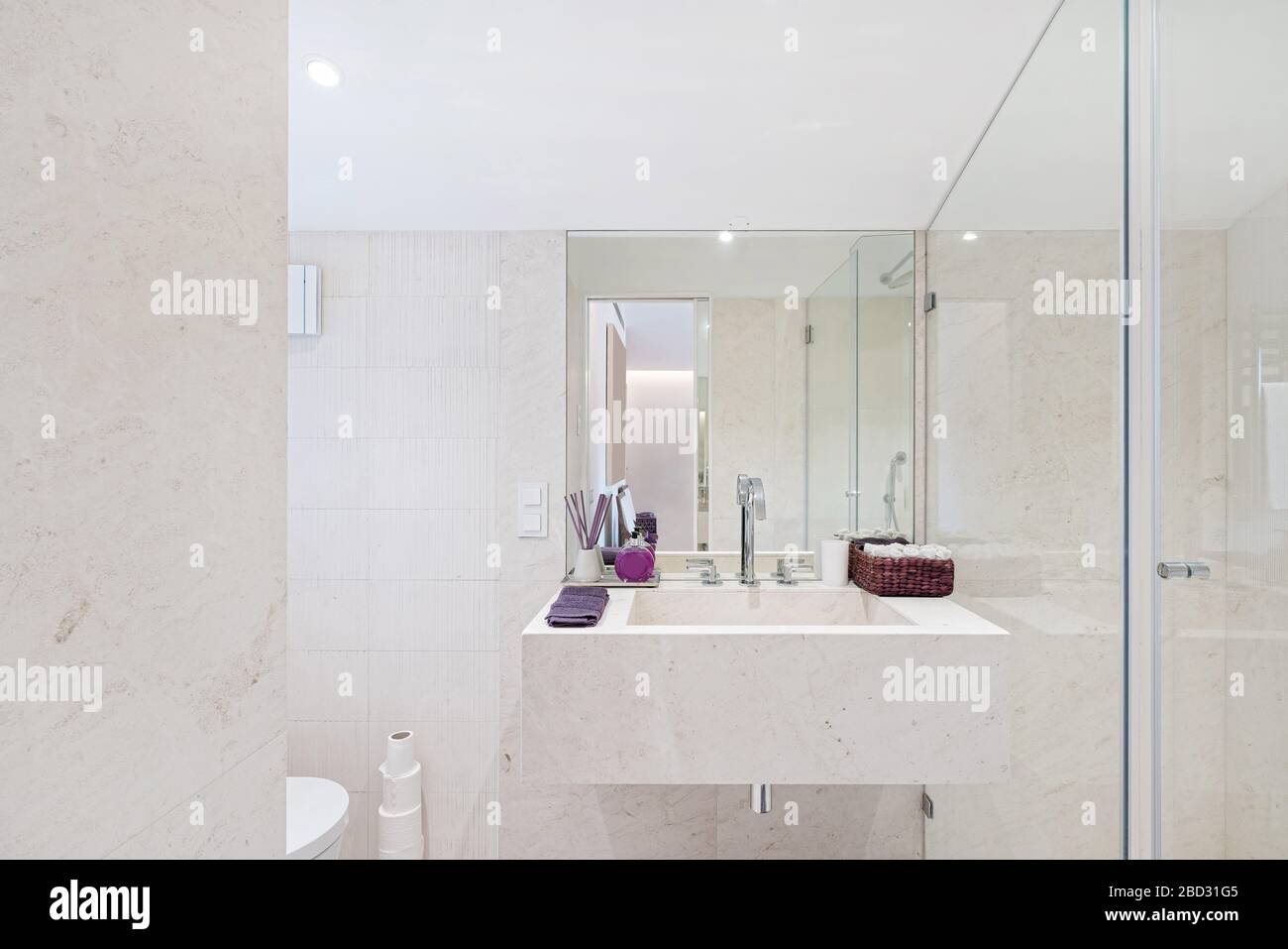 Interni domestici, bagno moderno. Foto Stock