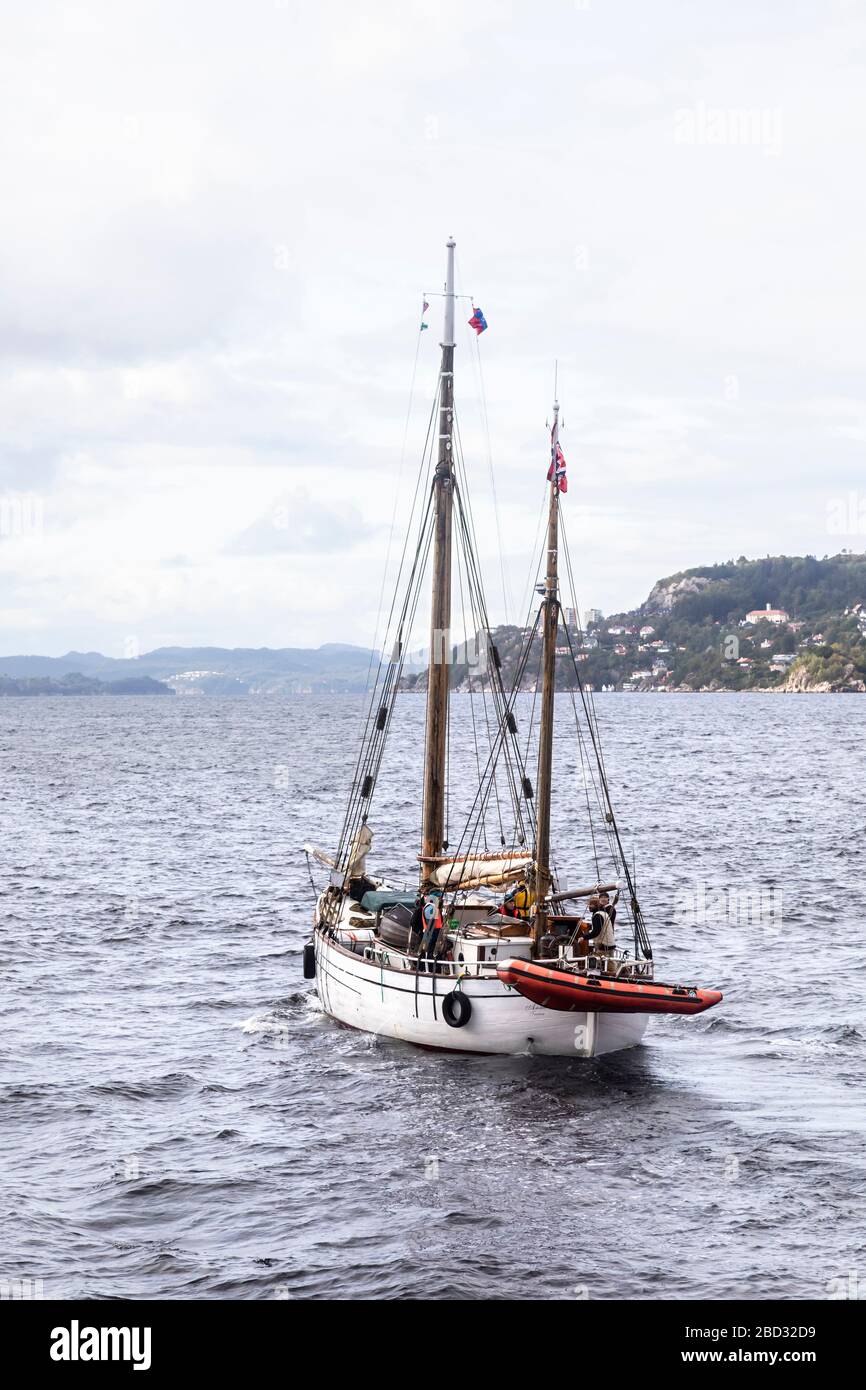 Nave da pesca veterana Anna (costruita nel 1928) a Byfjorden, con partenza dal porto di Bergen, Norvegia Foto Stock