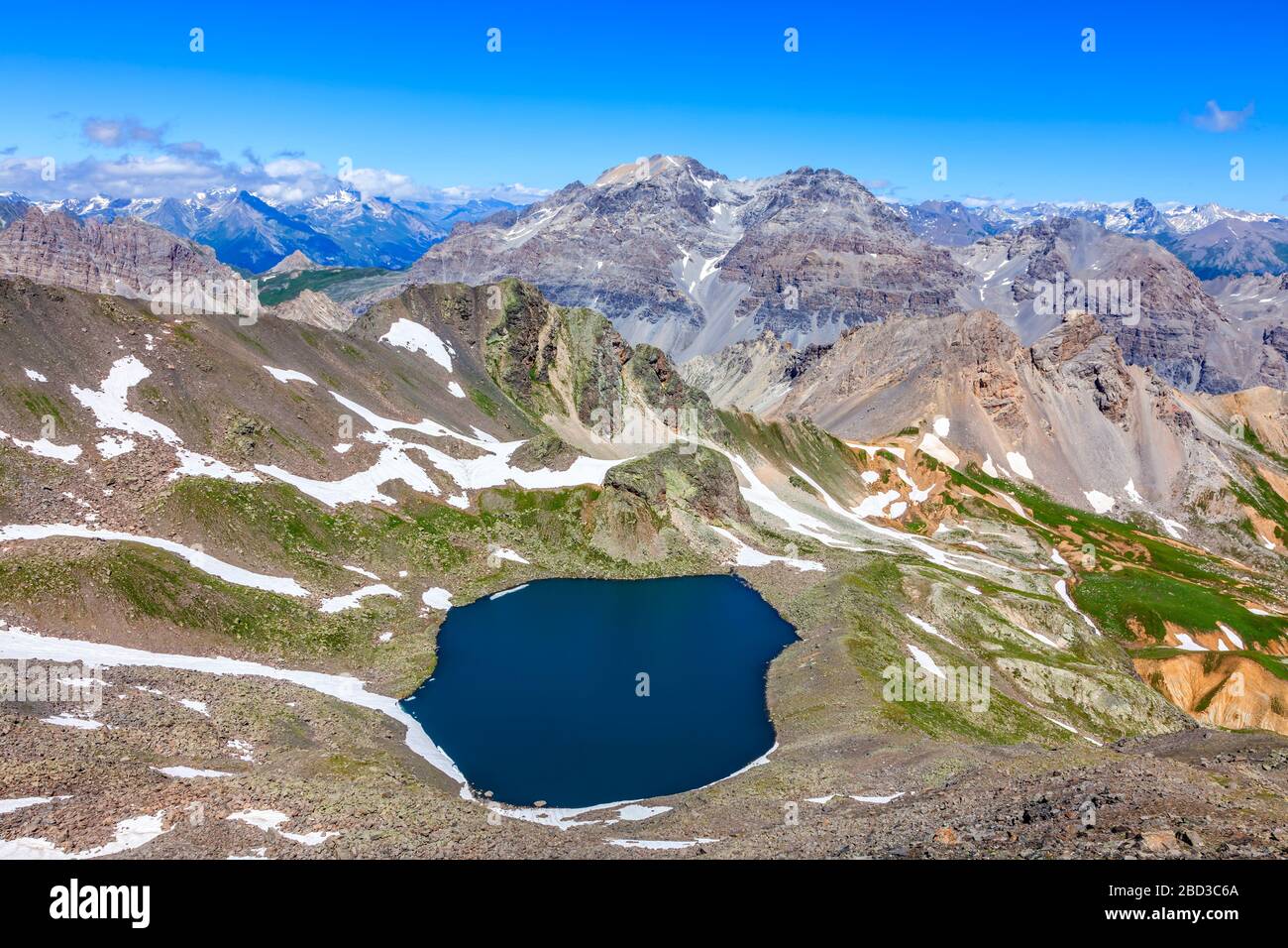 Immagine del Lac Blanc (Lago Bianco) situato a 2699 m sulla Vallee de la Claree (Valle di Claree) nel dipartimento delle Hautes Alpes in Francia. Il luogo è individuato Foto Stock