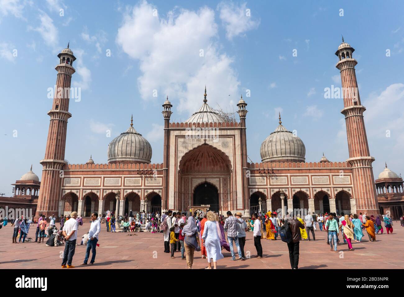 DELHI, INDIA - 11 MARZO 2019: moschea jama masjid dal cortile principale nella vecchia delhi Foto Stock