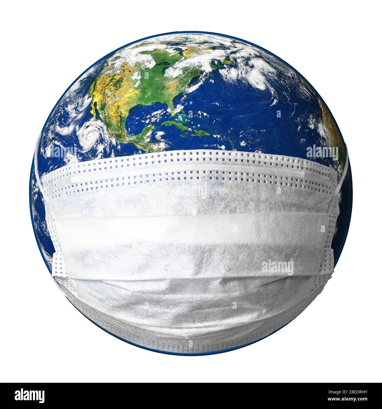 Terra in maschera medica isolata su sfondo bianco, concetto di coronavirus nel mondo, COVID-19 pandemia e sicurezza. Globo con protezione da corona viru Foto Stock