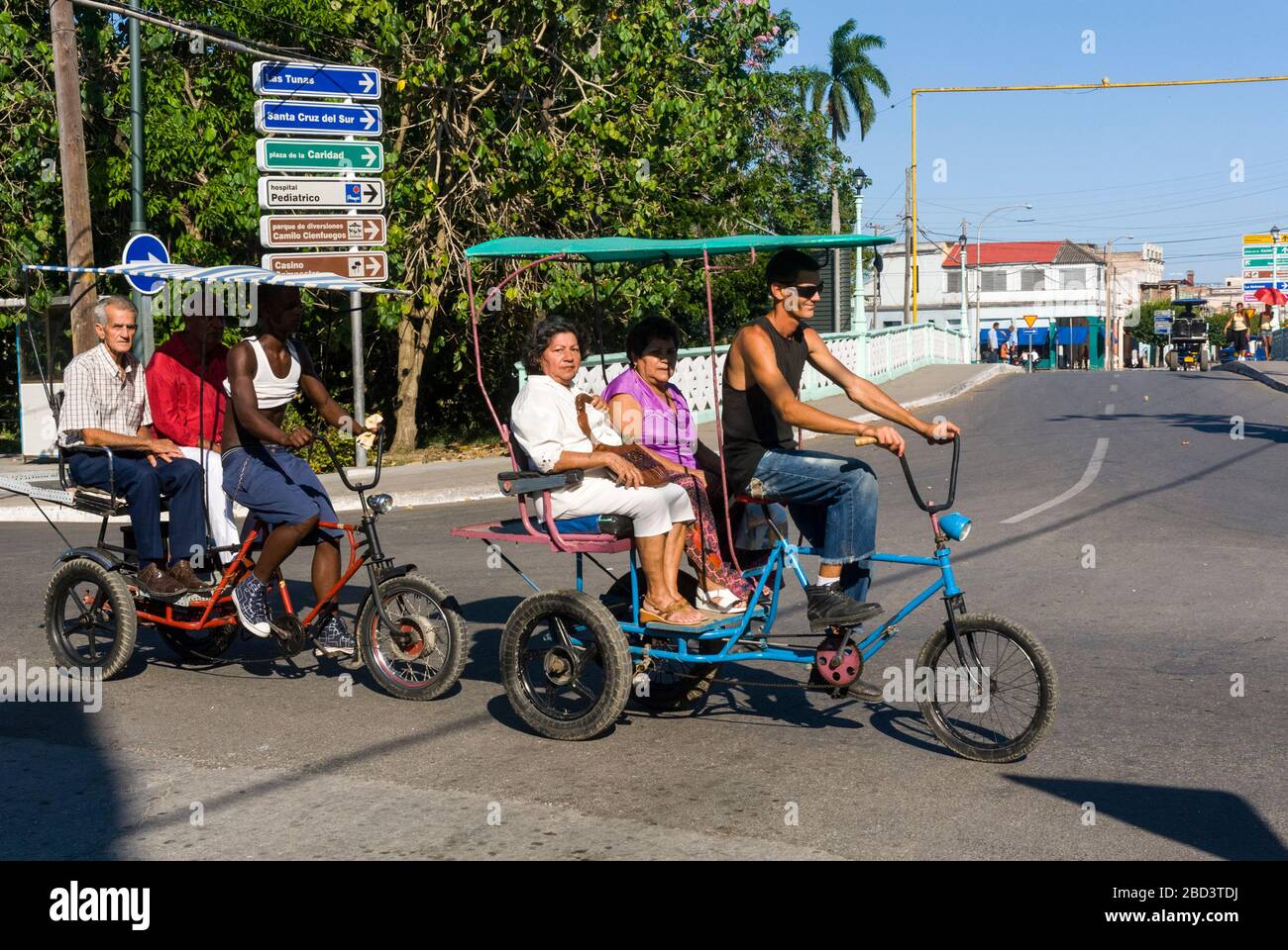 Taxi-bici in servizio. Camaaguey. Cuba Foto Stock