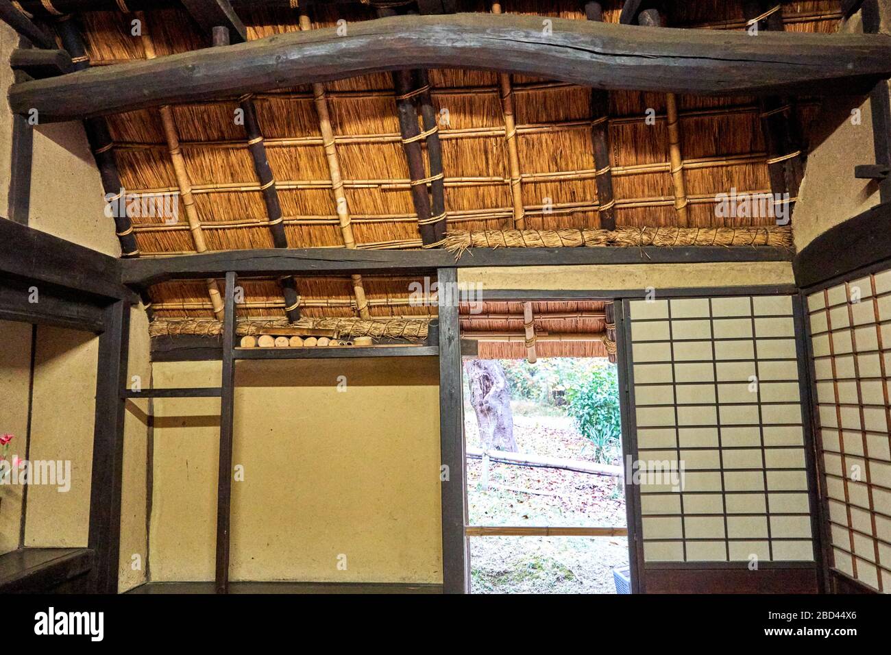 All'interno di vecchia casa colonica giapponese in legno tradizionale Foto Stock