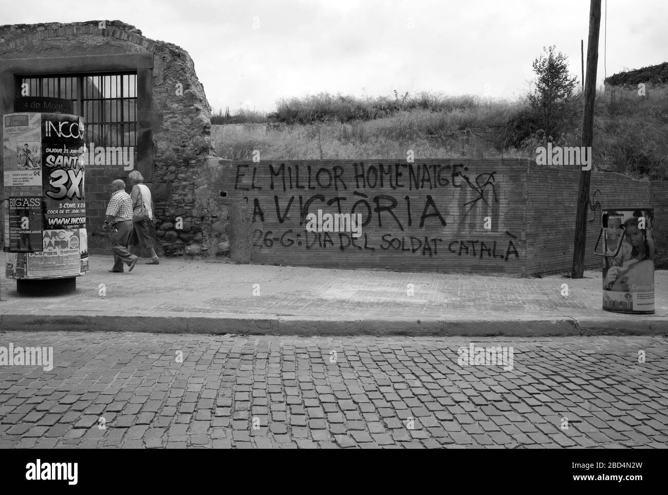 Graffiti politici/catalani sul muro a Caldes de Montbui, Catalogna, Spagna Foto Stock