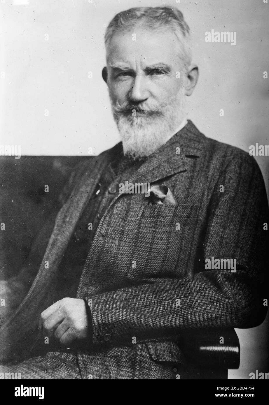 Il drammaturgo irlandese George Bernard Shaw (1856-1950), vincitore del premio Nobel per la letteratura ca. Settembre 1914 Foto Stock