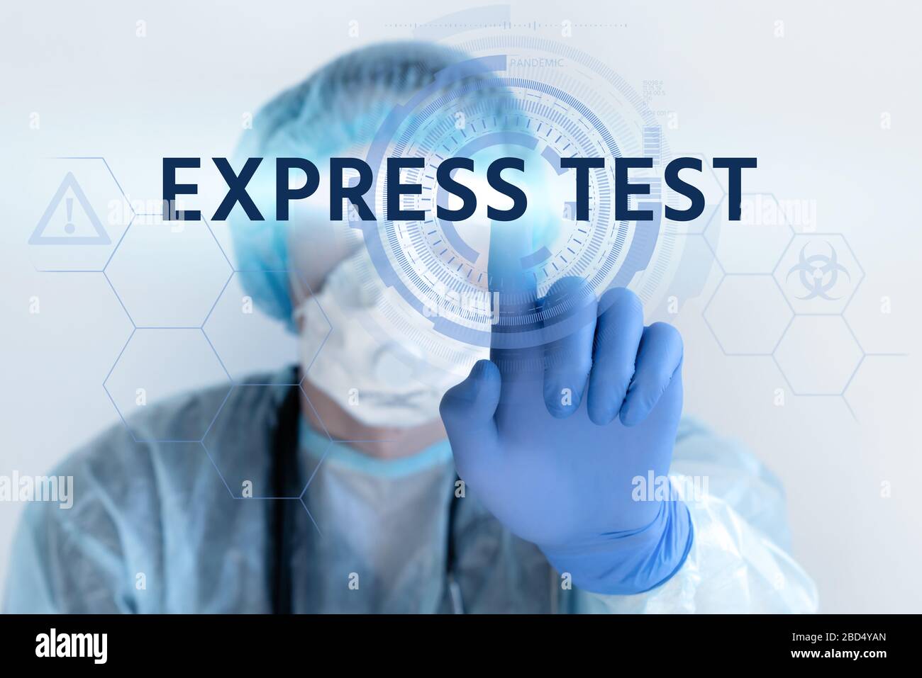 Il medico preme l'iscrizione 'Express test' Foto Stock