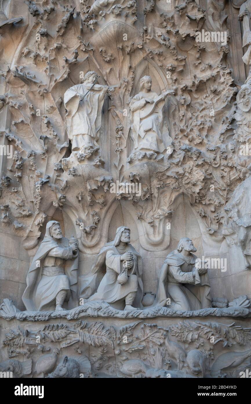 Presepe façade, Basílica de la Sagrada Família dell'architetto Antoni Gaudi, Patrimonio dell'Umanità dell'UNESCO, Carrer de Mallorca, Barcellona, Catalogna, Spagna Foto Stock